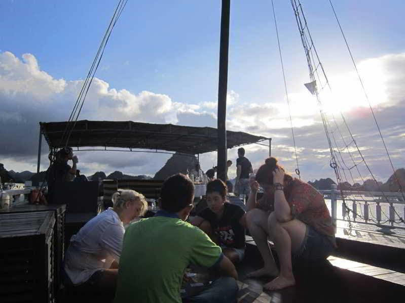 Halong Legacy Cruise Ha Long Exterior photo